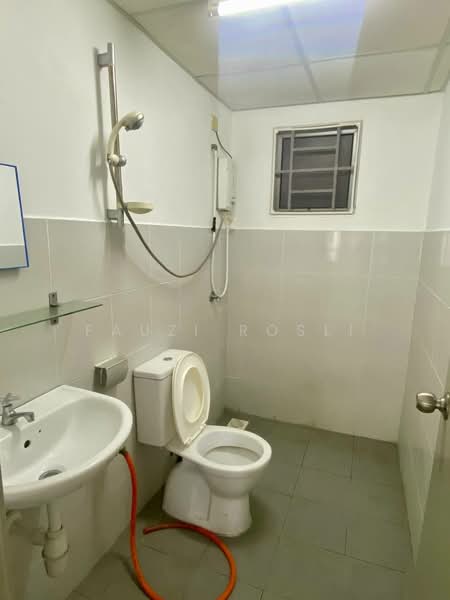 Kondominium untuk Dijual di 1 Razak Mansion - Fauzi Rosli - Bathroom - PropertyGuru.com.my