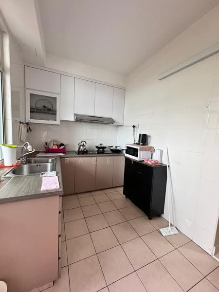 Service Residence for Sale at Pangsapuri Tanah Emas (Golden Sands) - Grace Yan - Kitchen - PropertyGuru.com.my