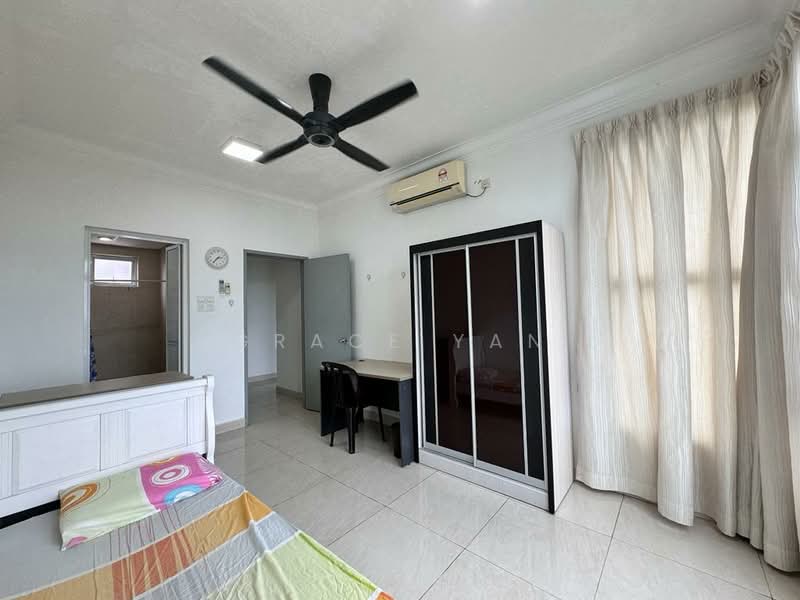 Service Residence for Sale at Pangsapuri Tanah Emas (Golden Sands) - Grace Yan - Bedroom - PropertyGuru.com.my