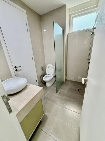 Servis Apartment untuk Disewa di Serviced Residence @ Binjai 8 - Jamie Yong - Bathroom - PropertyGuru.com.my