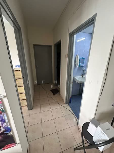 Kondominium untuk Dijual di Angkasa Condominiums - JOANNE NEOH MIN ER - Corridor - PropertyGuru.com.my