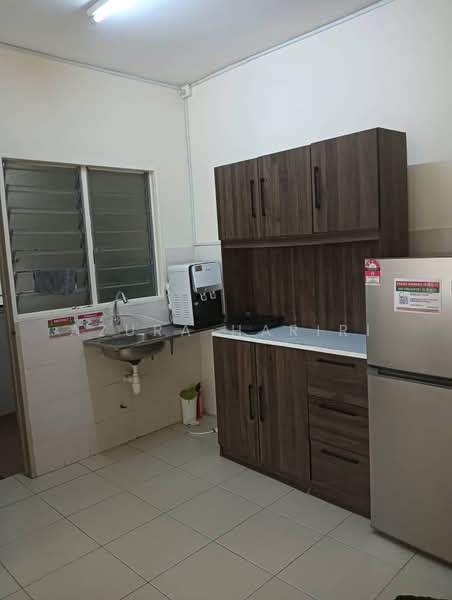 Kondominium untuk Disewa di Platinum Lake PV 12 - Azura Hariri - Kitchen - PropertyGuru.com.my