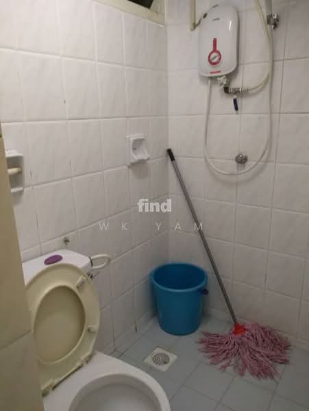 Condominium for Rent at Marina Bay Condominium - WK Yam - Bathroom - PropertyGuru.com.my