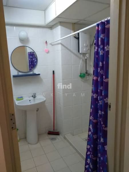 Condominium for Rent at Marina Bay Condominium - WK Yam - Bathroom - PropertyGuru.com.my