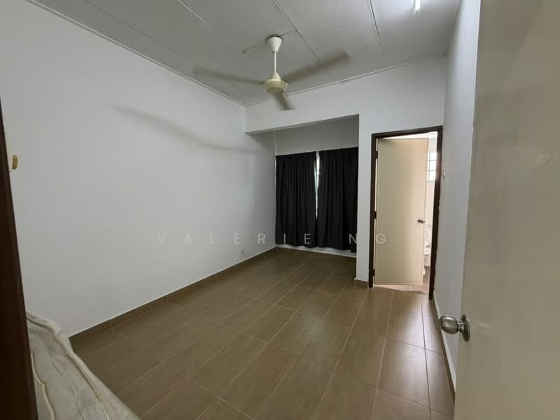 2-storey Terraced House for Sale in Taman Sri Bintang (Kepong) - Valerie Ng - Bedroom - PropertyGuru.com.my
