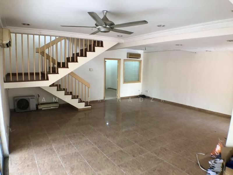 Rumah Teres 2 Tingkat untuk Dijual di SS17 (Subang Jaya) - Ammeer Nadzrai - Living Room - PropertyGuru.com.my
