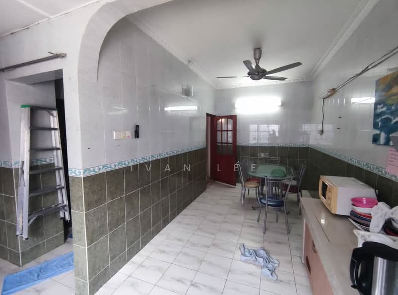 2-storey Terraced House for Sale in SS2 (Petaling Jaya) - Ivan Lee - Kitchen - PropertyGuru.com.my
