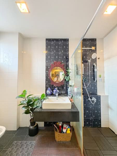 Rumah Berkembar untuk Dijual di Bangi (Selangor) - Luqman Ramli - Bathroom - PropertyGuru.com.my