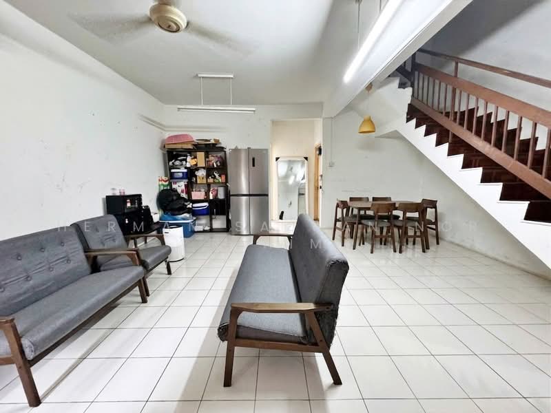 2-storey Terraced House for Sale in Bandar Bukit Mahkota (Bangi) - Herman Sazwan Nor Rahim - Living Room - PropertyGuru.com.my
