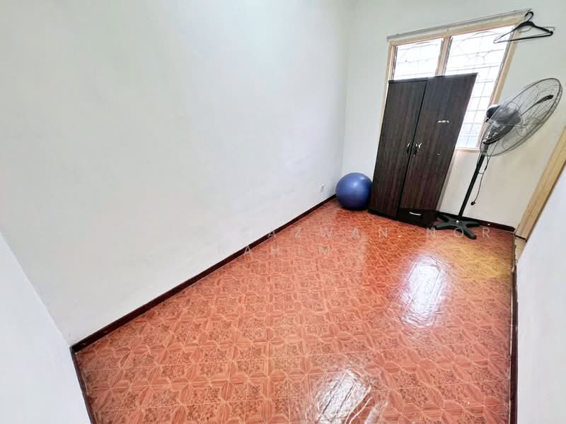 2-storey Terraced House for Sale in Bandar Bukit Mahkota (Bangi) - Herman Sazwan Nor Rahim - Bedroom - PropertyGuru.com.my