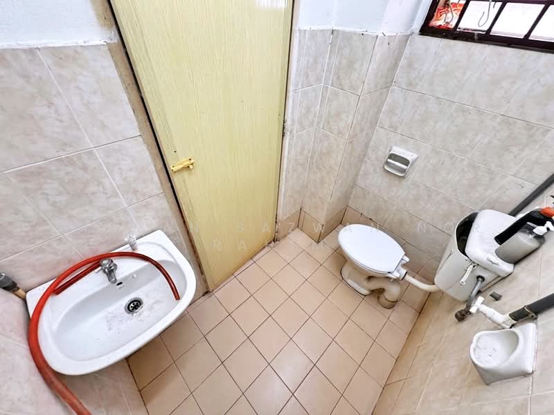 2-storey Terraced House for Sale in Bandar Bukit Mahkota (Bangi) - Herman Sazwan Nor Rahim - Bathroom - PropertyGuru.com.my