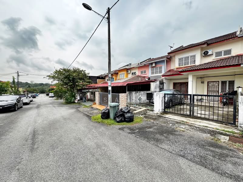 2-storey Terraced House for Sale in Bandar Bukit Mahkota (Bangi) - Herman Sazwan Nor Rahim - Exterior - PropertyGuru.com.my