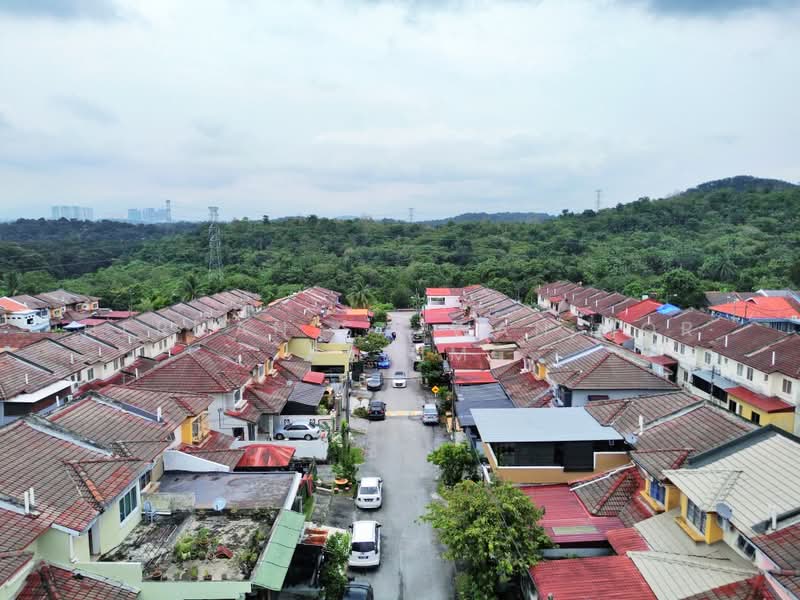 2-storey Terraced House for Sale in Bandar Bukit Mahkota (Bangi) - Herman Sazwan Nor Rahim - Drone - PropertyGuru.com.my