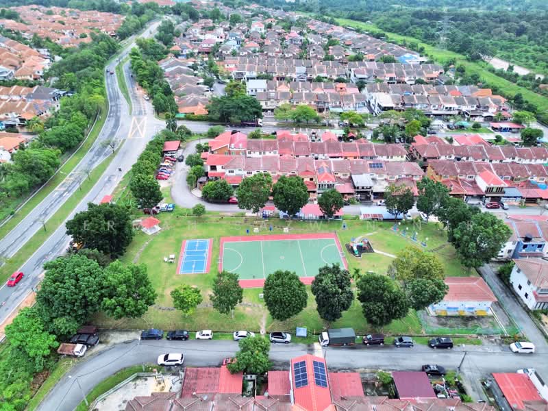 2-storey Terraced House for Sale in Bandar Bukit Mahkota (Bangi) - Herman Sazwan Nor Rahim - Drone - PropertyGuru.com.my