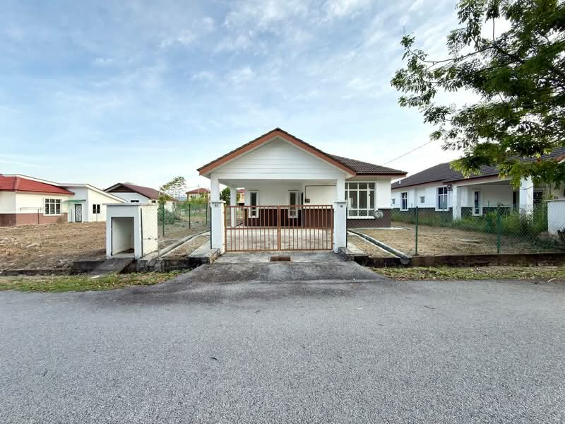 Bungalow for Sale in Bandar Tasik Senangin (Lenggeng) - Amzar Faiz - PropertyGuru.com.my