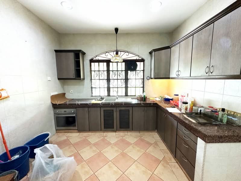 Rumah Banglo untuk Dijual di Seksyen 6 (Kota Damansara) - Vincent Liaw - Kitchen - PropertyGuru.com.my