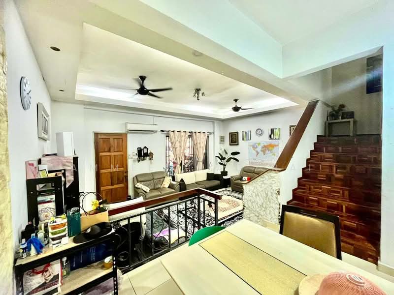 2-storey Terraced House for Sale in Alam Budiman (Shah Alam) - Ammeer Nadzrai - Living Room - PropertyGuru.com.my