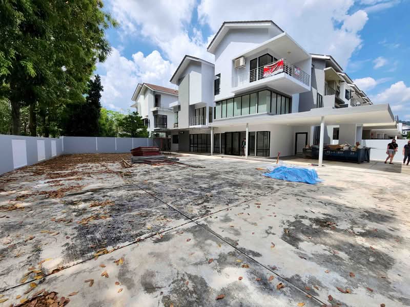3-storey Terraced House for Sale in Lake Fields (Sungai Besi) - Suki Tan - Exterior - PropertyGuru.com.my