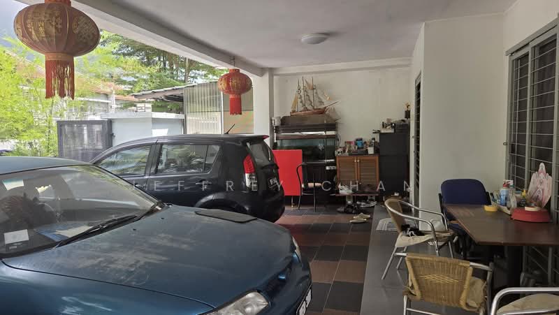 Terraced House for Sale in Aman Putri (Sungai Buloh) - Jeffrey Chan - Car Park - PropertyGuru.com.my