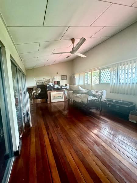 Rumah Banglo untuk Dijual di Seksyen 2 (Shah Alam) - Ammeer Nadzrai - Living Room - PropertyGuru.com.my