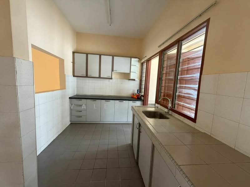 Rumah Teres 2 Tingkat untuk Dijual di Bandar Sri Damansara (Selangor) - Valerie Ng - Kitchen - PropertyGuru.com.my