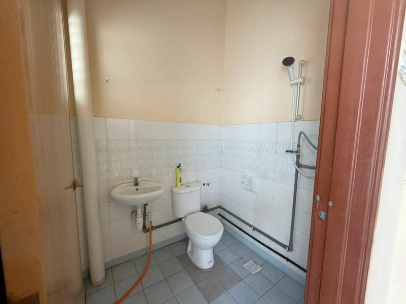 Rumah Teres 2 Tingkat untuk Dijual di Bandar Sri Damansara (Selangor) - Valerie Ng - Bathroom - PropertyGuru.com.my