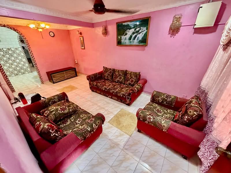Rumah Teres untuk Dijual di Seri Kembangan (Selangor) - Ashraff Daniel - Living Room - PropertyGuru.com.my