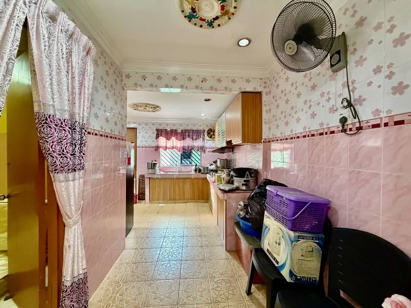 Rumah Teres untuk Dijual di Seri Kembangan (Selangor) - Ashraff Daniel - Kitchen - PropertyGuru.com.my
