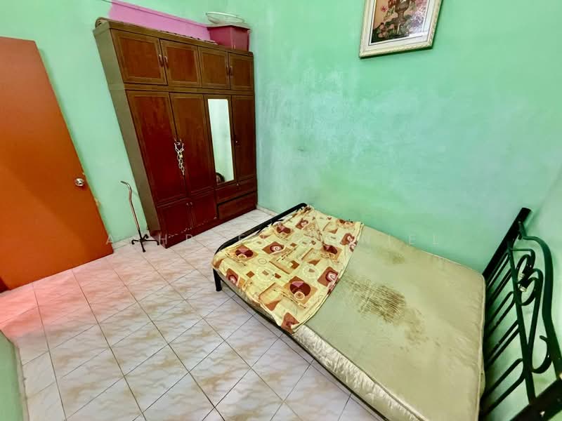 Rumah Teres untuk Dijual di Seri Kembangan (Selangor) - Ashraff Daniel - PropertyGuru.com.my