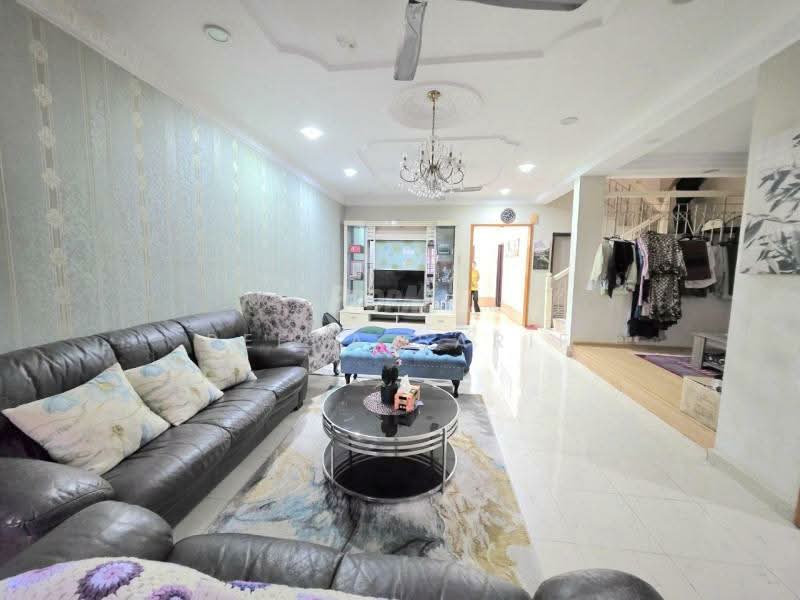 2-storey Terraced House for Sale in Bukit Jelutong (Shah Alam) - Reena Sarif - Living Room - PropertyGuru.com.my
