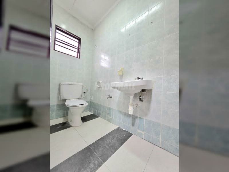 2-storey Terraced House for Sale in Bukit Jelutong (Shah Alam) - Reena Sarif - Bathroom - PropertyGuru.com.my