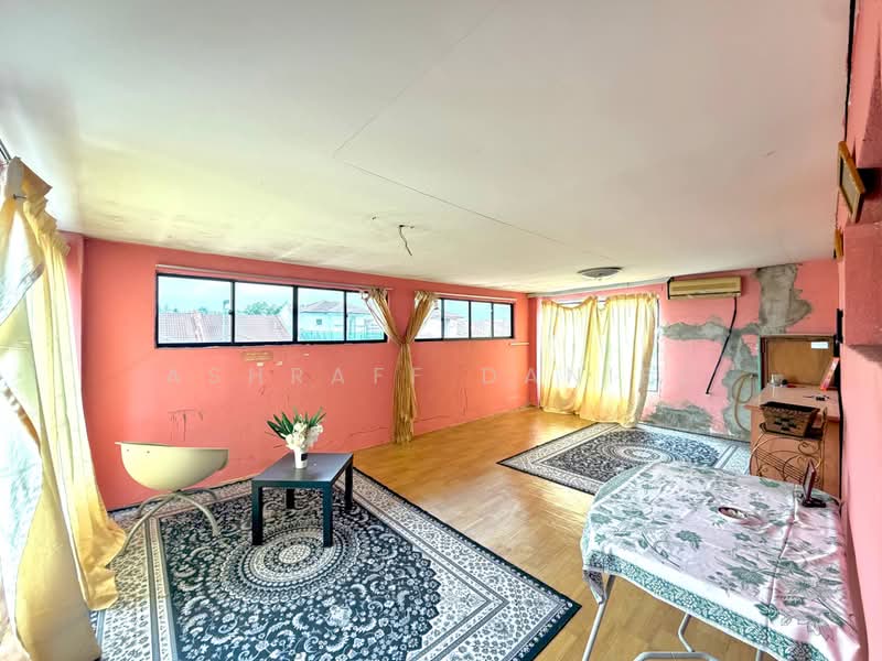Rumah Teres untuk Dijual di Taman Aman Putra (Puchong) - Ashraff Daniel - Living Room - PropertyGuru.com.my