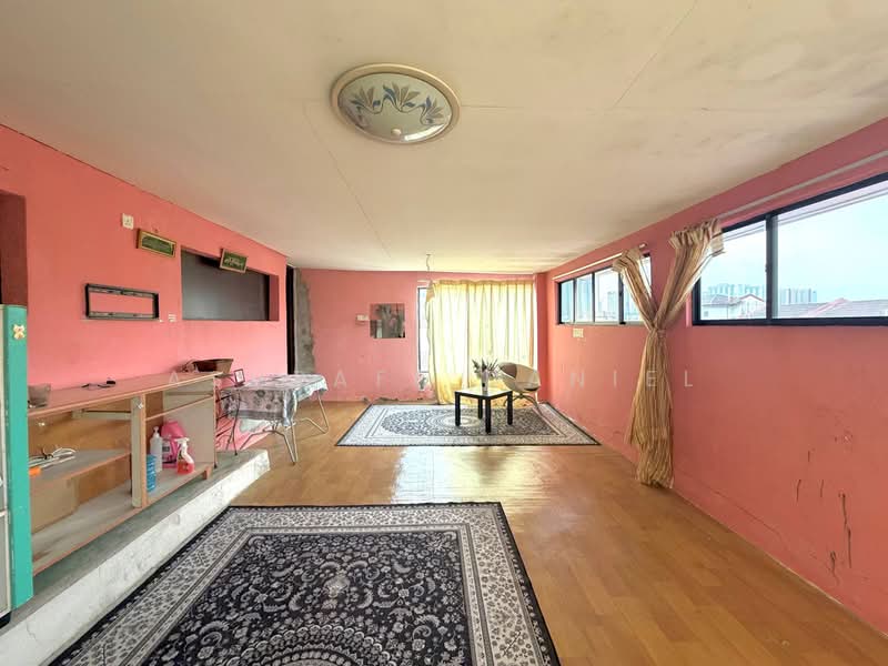 Rumah Teres untuk Dijual di Taman Aman Putra (Puchong) - Ashraff Daniel - Living Room - PropertyGuru.com.my