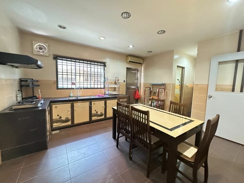 1.5-storey Terraced House for Sale in Taman Mutiara Rini (Skudai) - Kuu Chin - Kitchen - PropertyGuru.com.my