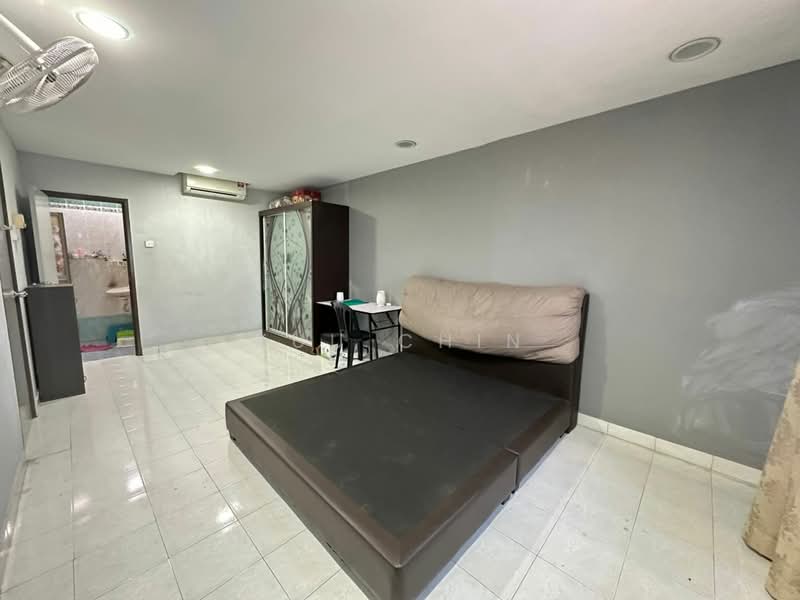 1.5-storey Terraced House for Sale in Taman Mutiara Rini (Skudai) - Kuu Chin - Bedroom - PropertyGuru.com.my