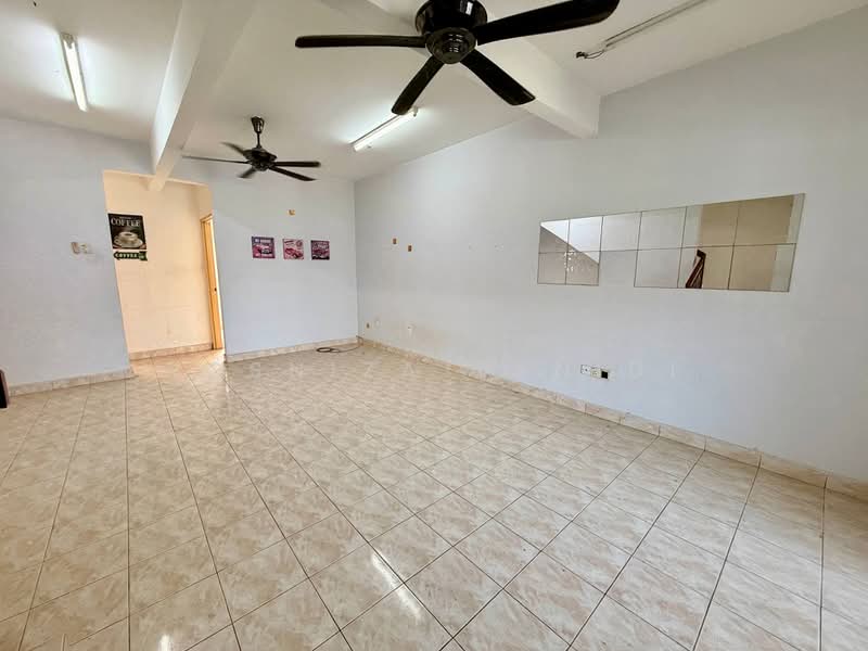 Rumah Teres 2 Tingkat untuk Dijual di Taman Semenyih Permata (Semenyih) - Rosniza Tanidi - Interior - PropertyGuru.com.my