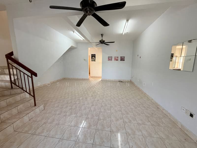 Rumah Teres 2 Tingkat untuk Dijual di Taman Semenyih Permata (Semenyih) - Rosniza Tanidi - Interior - PropertyGuru.com.my