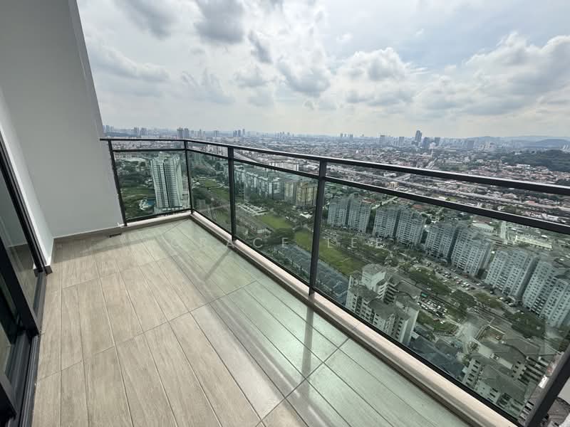 Servis Apartment untuk Disewa di Bloomsvale Menara Vista Petaling - Grace Lee - Balcony - PropertyGuru.com.my