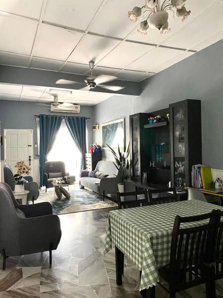 Rumah Teres 1 Tingkat untuk Dijual di Bandar Tun Hussein Onn (Cheras) - Azli Ibrahim - Living Room - PropertyGuru.com.my