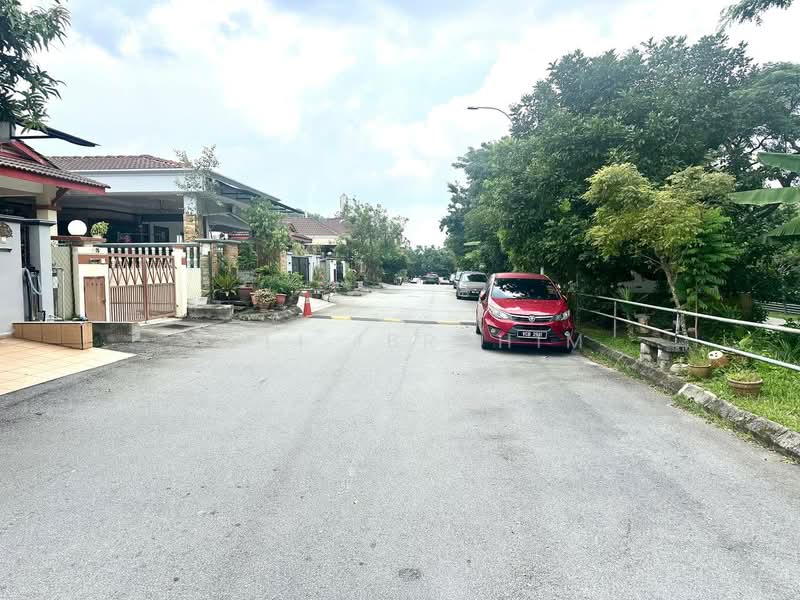 Rumah Teres 1 Tingkat untuk Dijual di Bandar Tun Hussein Onn (Cheras) - Azli Ibrahim - Exterior - PropertyGuru.com.my