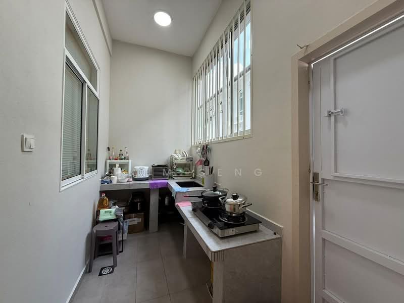 2-storey Terraced House for Sale in Kluang (Johor) - Kim Seng - Kitchen - PropertyGuru.com.my
