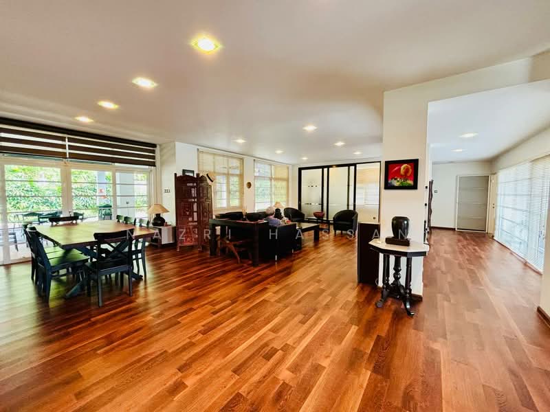 Rumah Banglo untuk Dijual di Seksyen 13 (Shah Alam) - Nazri Hassan - PropertyGuru.com.my