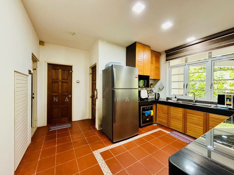 Rumah Banglo untuk Dijual di Seksyen 13 (Shah Alam) - Nazri Hassan - PropertyGuru.com.my