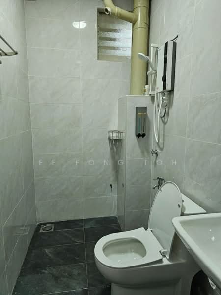 Apartment for Sale at Kipark Apartment - Ee Fong Toh - Bathroom - PropertyGuru.com.my