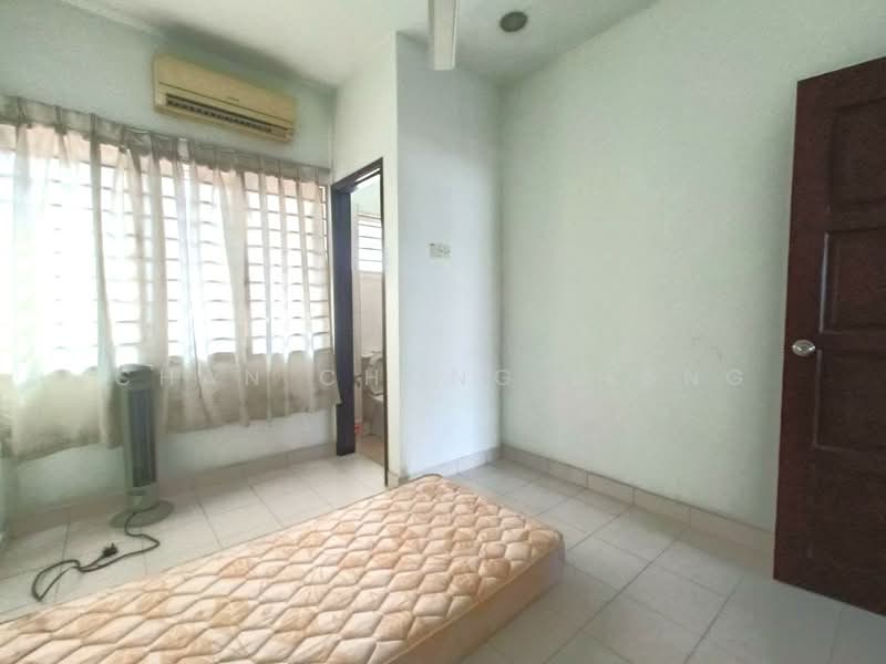 2-storey Terraced House for Sale in Taman Puchong Tekali (Puchong) - Chan Chong Liang - Bedroom - PropertyGuru.com.my