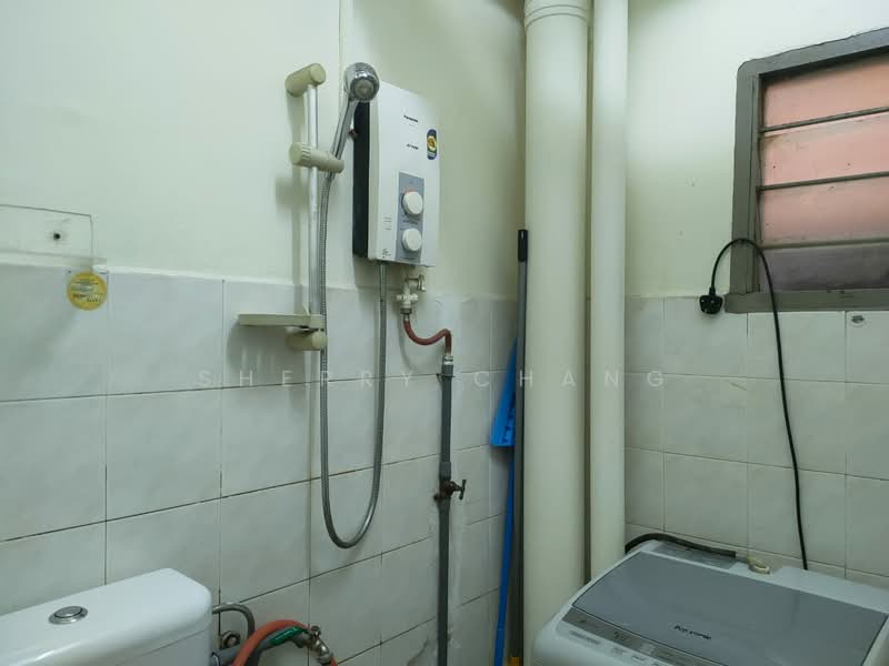 Condominium for Sale at Pelangi Indah Condominium - Sherry Chang - Bathroom - PropertyGuru.com.my