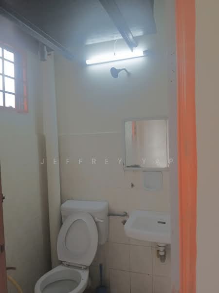 Apartment for Rent at Desa Temenggong Apartment - Jeffrey Yap - Bathroom - PropertyGuru.com.my