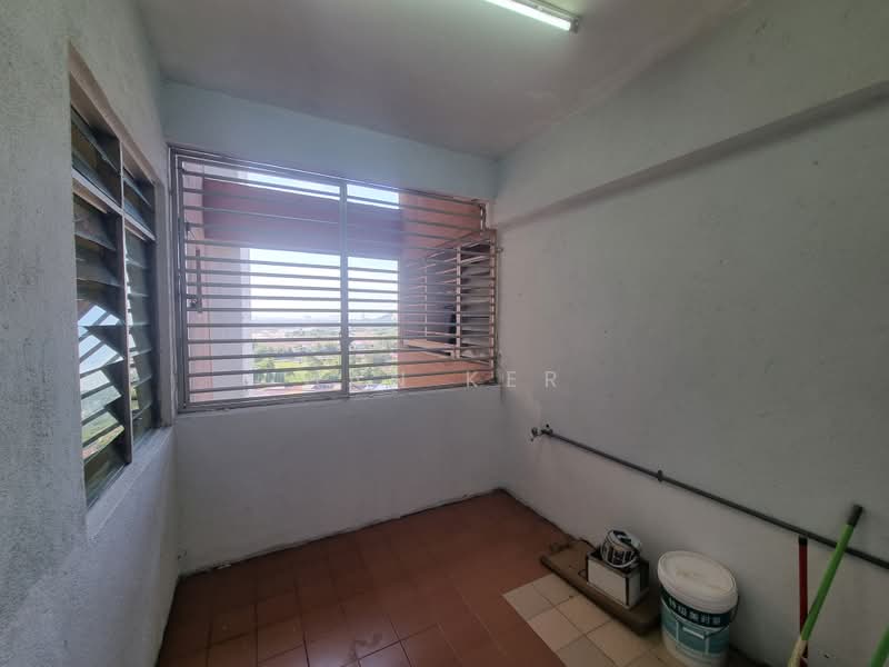 Servis Apartment untuk Dijual di Rhythm Avenue - Han Ker - Balcony - PropertyGuru.com.my