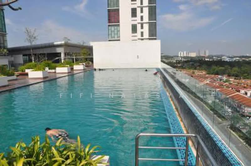 Servis Apartment untuk Dijual di Evo Soho Suite - Fifi Natasya - Pool - PropertyGuru.com.my