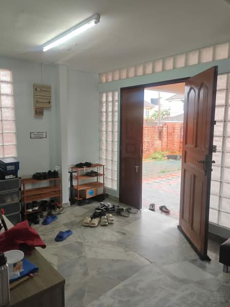 Rumah Banglo untuk Disewa di Taman Tasik Semenyih (Semenyih) - Peter Tan - Entrance - PropertyGuru.com.my